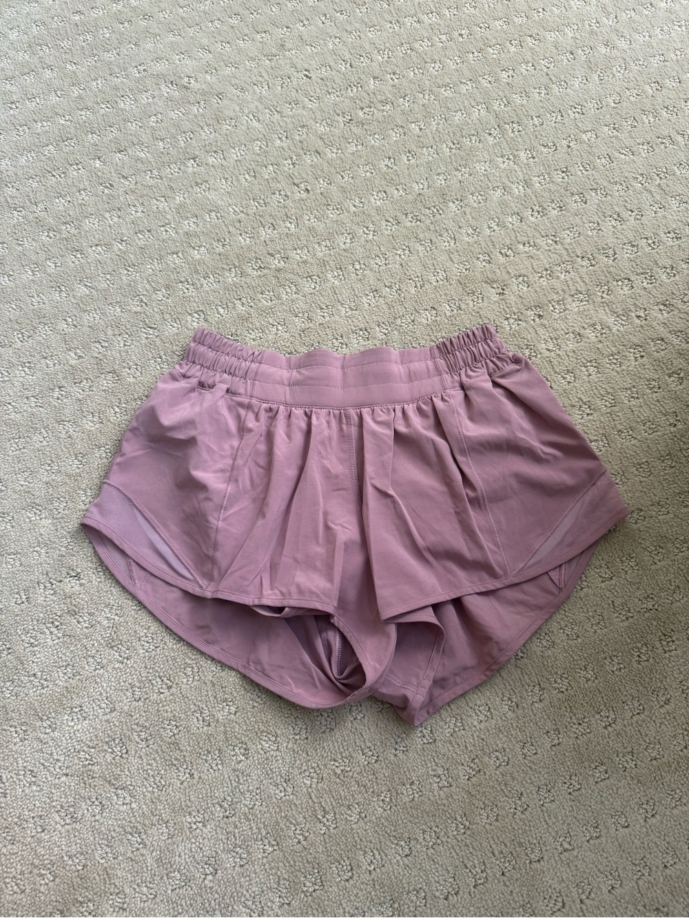 lululemon athletica women's Hotty Hot shorts in mauve